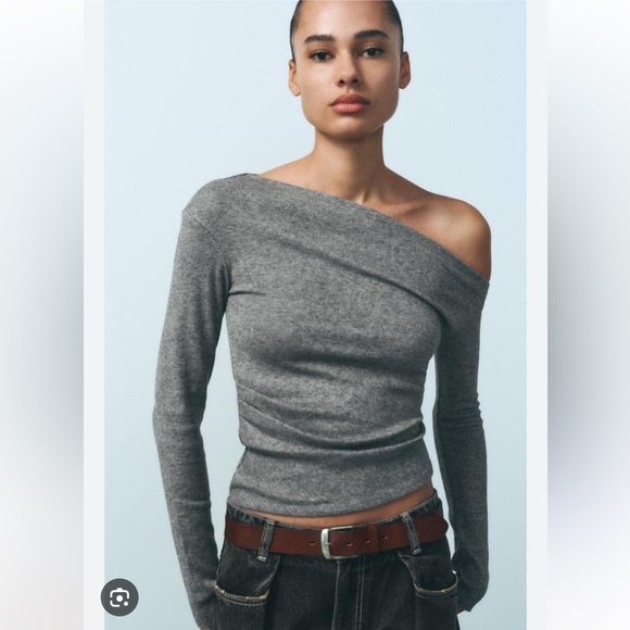 Zara asymmetric top - Picture 1 of 4